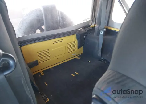 2004 Jeep Wrangler X z USA, uszkodzony, nr VIN 1J4FA39S34P747855